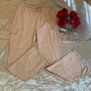 🌹PrettyLittleThing • NWOTWomen’s Plus Carmel Cargo Wide Leg Sweatpants
